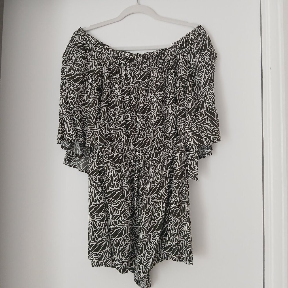 EXPRESS Off-the-shoulder Romper